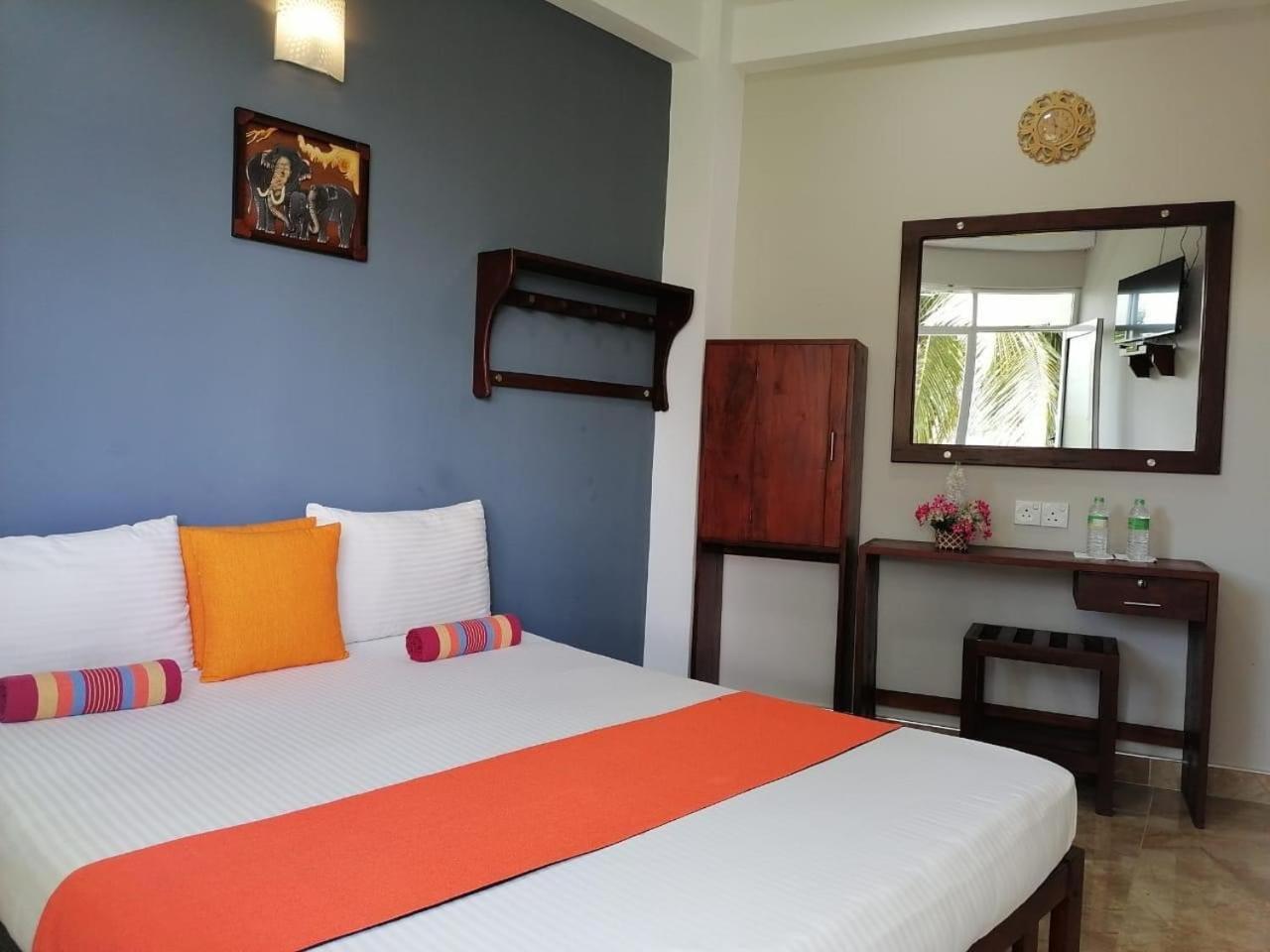 Mountain View Hotel Kandy Buitenkant foto