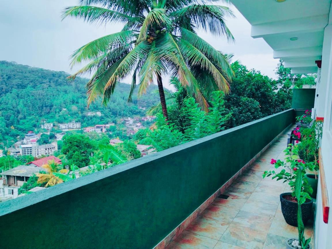 Mountain View Hotel Kandy Buitenkant foto