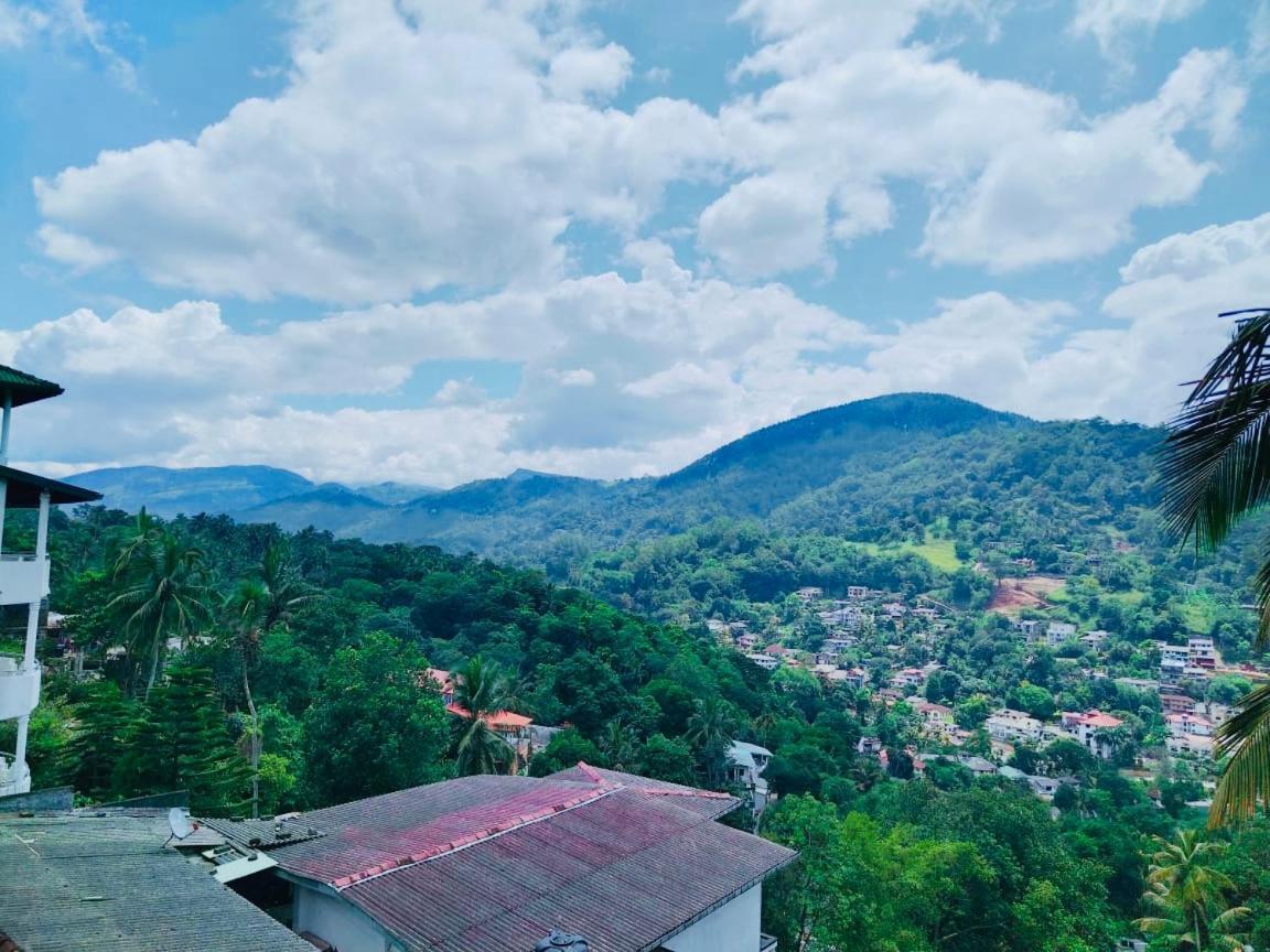 Mountain View Hotel Kandy Buitenkant foto