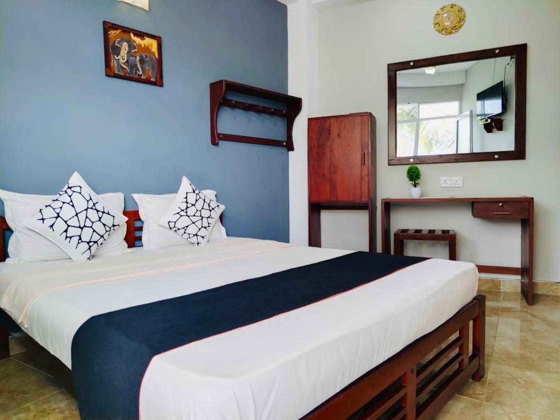 Mountain View Hotel Kandy Buitenkant foto