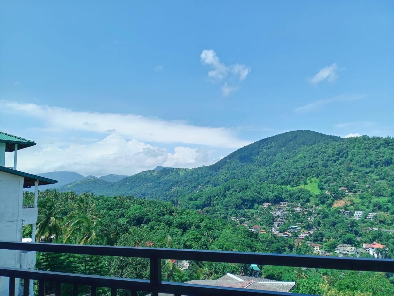 Mountain View Hotel Kandy Buitenkant foto